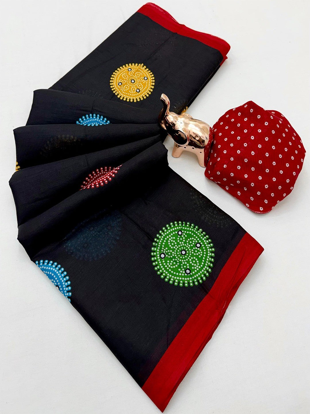 Elegant Black Geometric Printed Mulmul Cotton Saree With Bandhani Inspired Pallu Work - Image 3