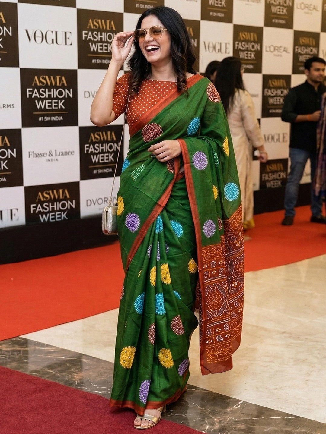 Elegant Green Geometric Printed Mulmul Cotton Saree With Bandhani Inspired Pallu Work - Image 1