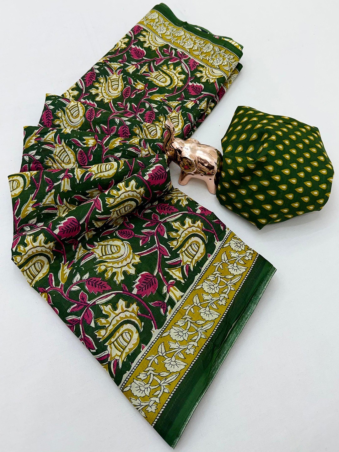 Designer Green Floral Print Mulmul Cotton Saree With Refined Work - Image 4