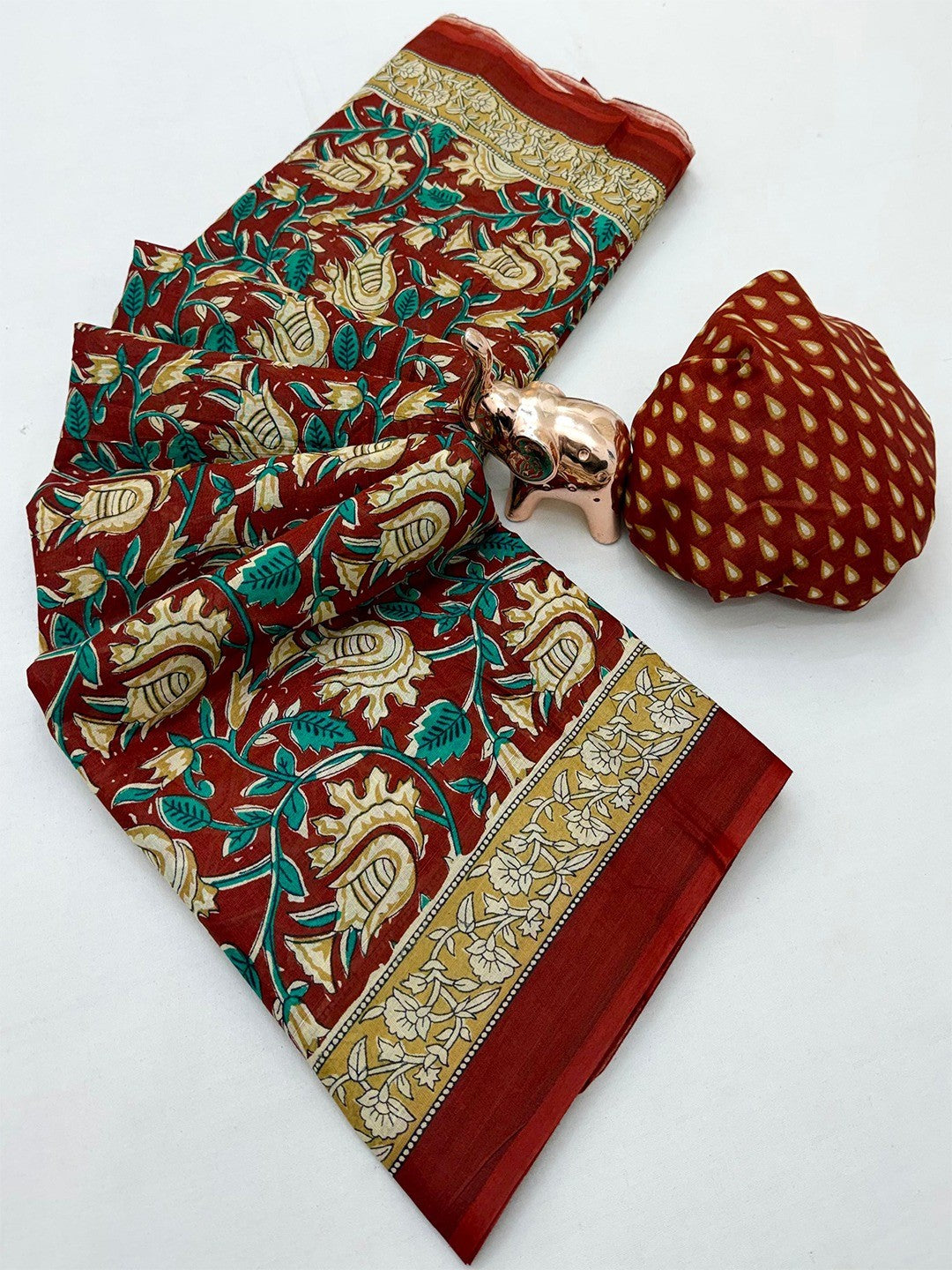 Designer Rust Floral Print Mulmul Cotton Saree With Refined Work - Image 3