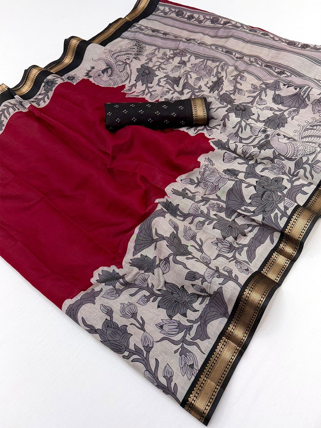 Elegant Red Mulmul Cotton Saree Adorned With Floral & Peacock Print Work Elegance - Image 2