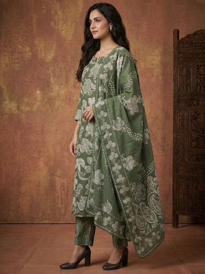 Green Floral Print Pure Cotton Kurta Salwar Dupatta Set with Elegant Design - Image 2