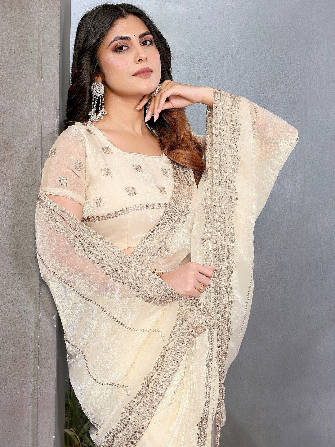 Elegant Offwhite Striped Pattern Organza Chiffon Silk Saree With Sequins Embroidery Work - Image 5