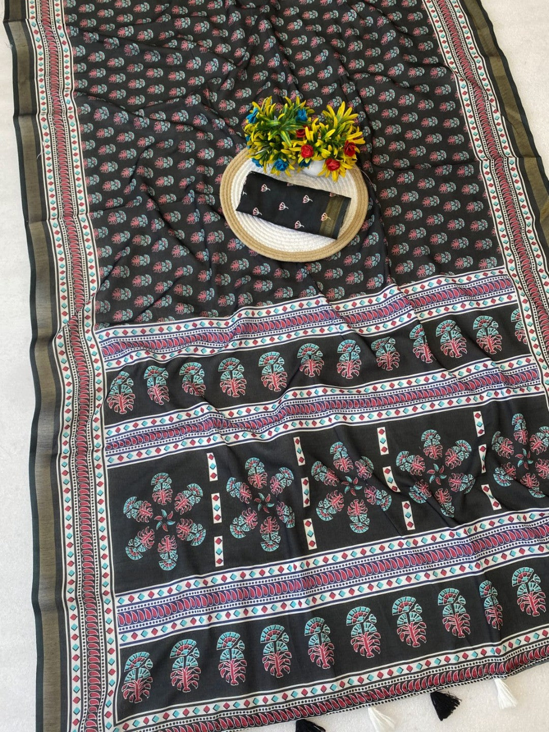 Stylish Black Mulmul Cotton Saree with Subtle Prints and Smooth Finish - Image 2