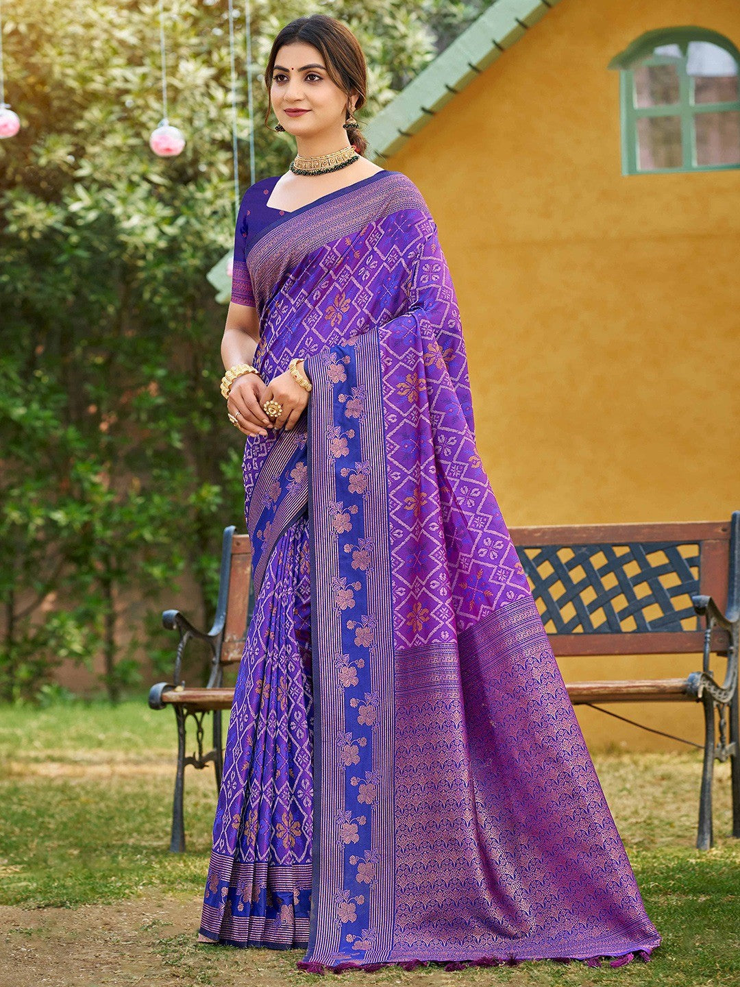 Ethnic Violet Floral & Geometric Zari Weaving Silk Blend Saree With Tassels Pallu - Image 1
