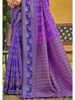 Ethnic Violet Floral & Geometric Zari Weaving Silk Blend Saree With Tassels Pallu - Image 2