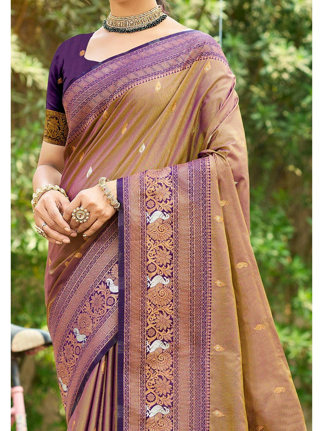Classic Mocha Brown Floral & Peacock Design Zari Woven Silk Blend Saree With Trendy Tassel Pallu - Image 3