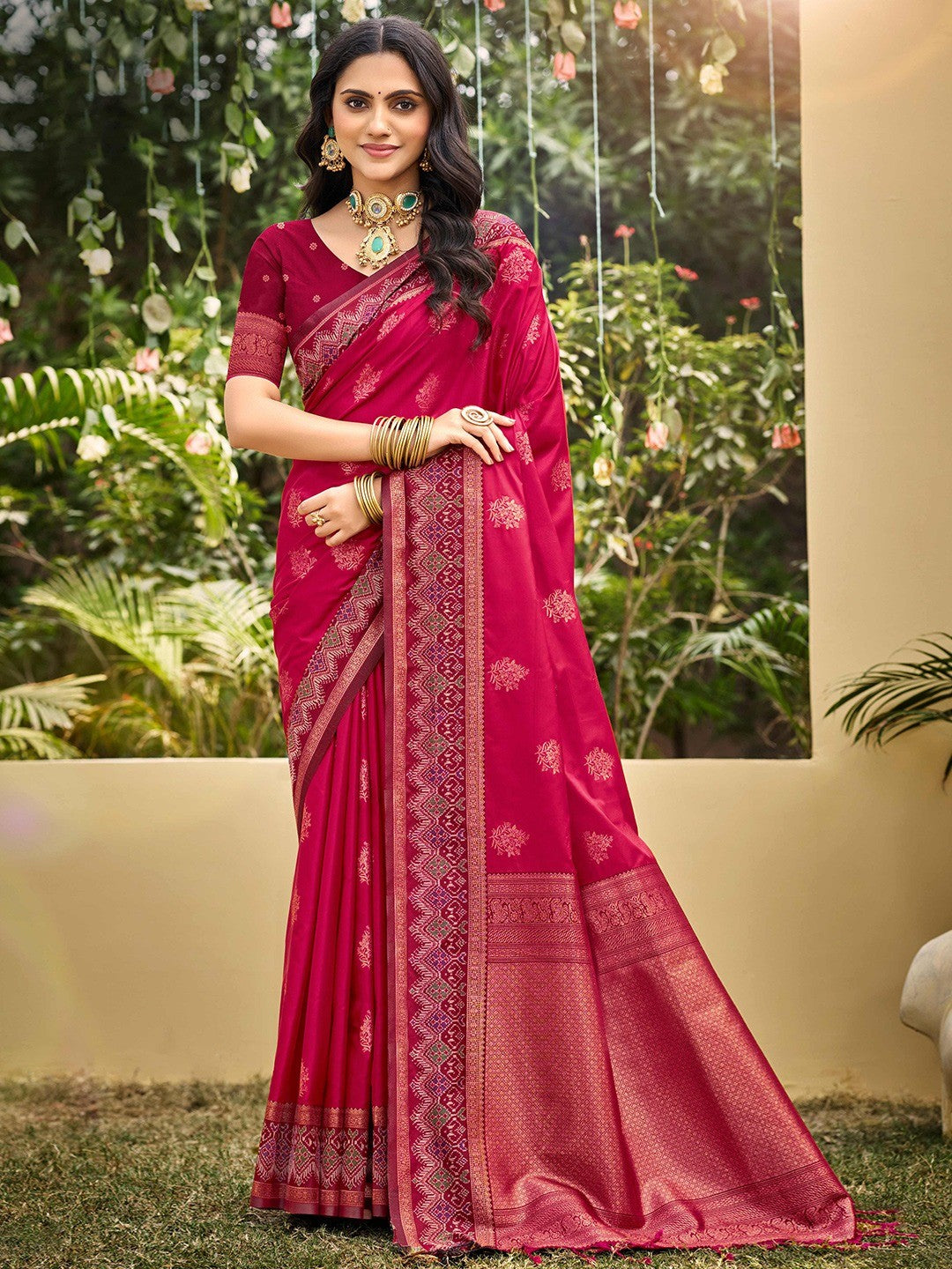 Classic Pink Floral Zari Weaving Silk Blend Saree With Fine Weaving Detailing - Image 1
