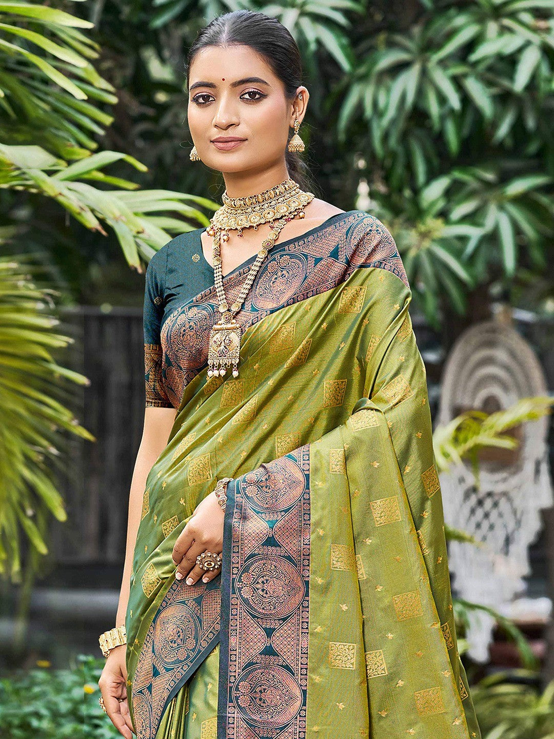 Timeless Mehendi Green Floral Zari Work Silk Blend Saree With Designer Tassels Pallu - Image 5