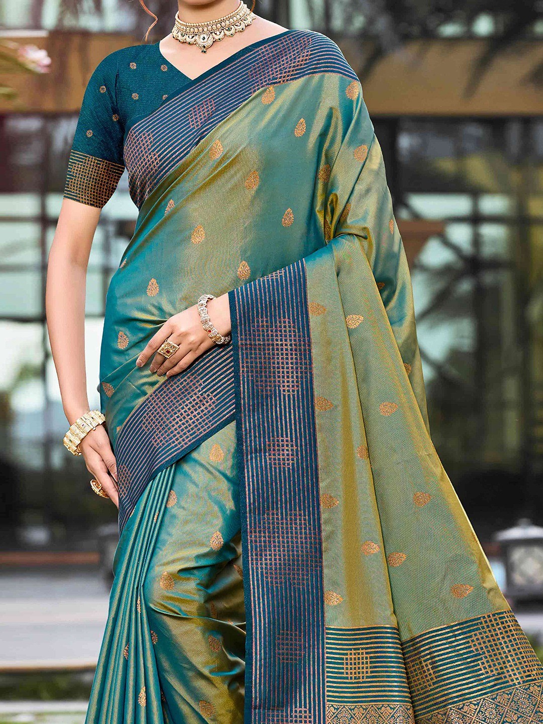 Graceful Rama Green Zari Woven Silk Blend Saree With Floral Motif Detailing & Elegant Tassels Pallu - Image 3