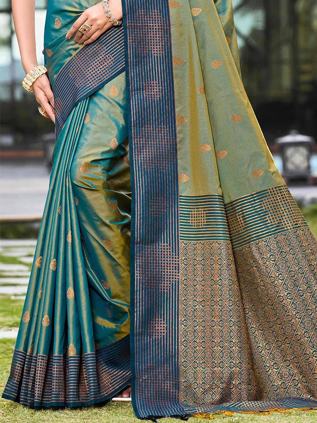 Graceful Rama Green Zari Woven Silk Blend Saree With Floral Motif Detailing & Elegant Tassels Pallu - Image 2