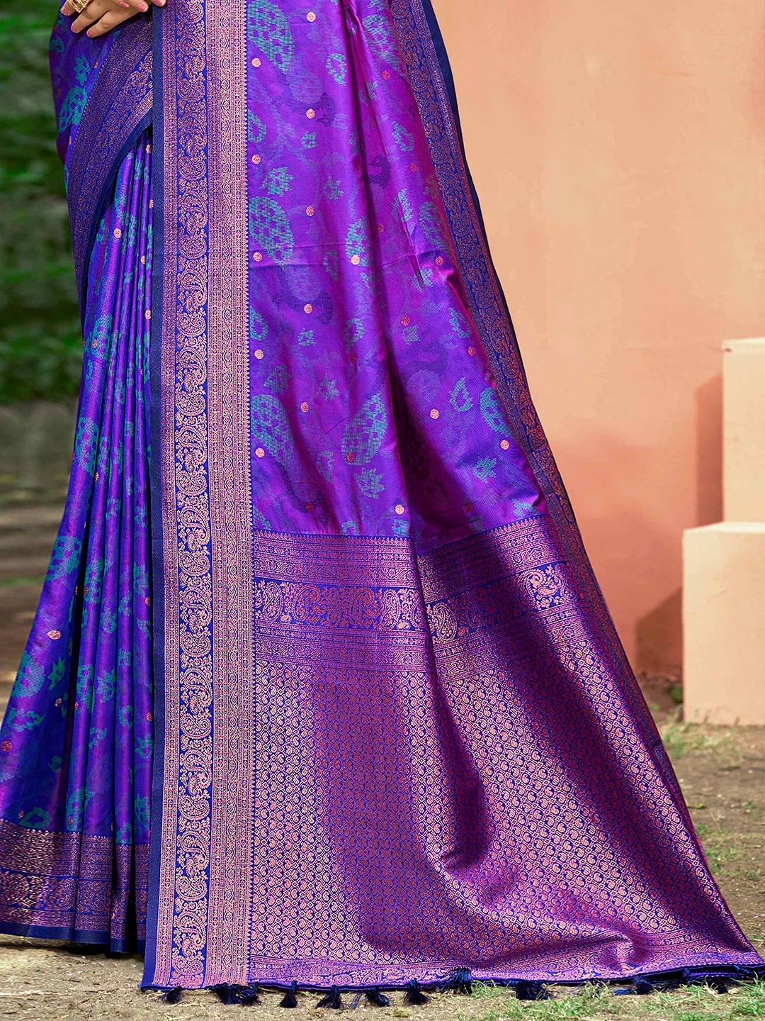 Luxury Violet Zari Woven Silk Blend Saree With Paisley Motif Border & Attractive Tassel Pallu - Image 2