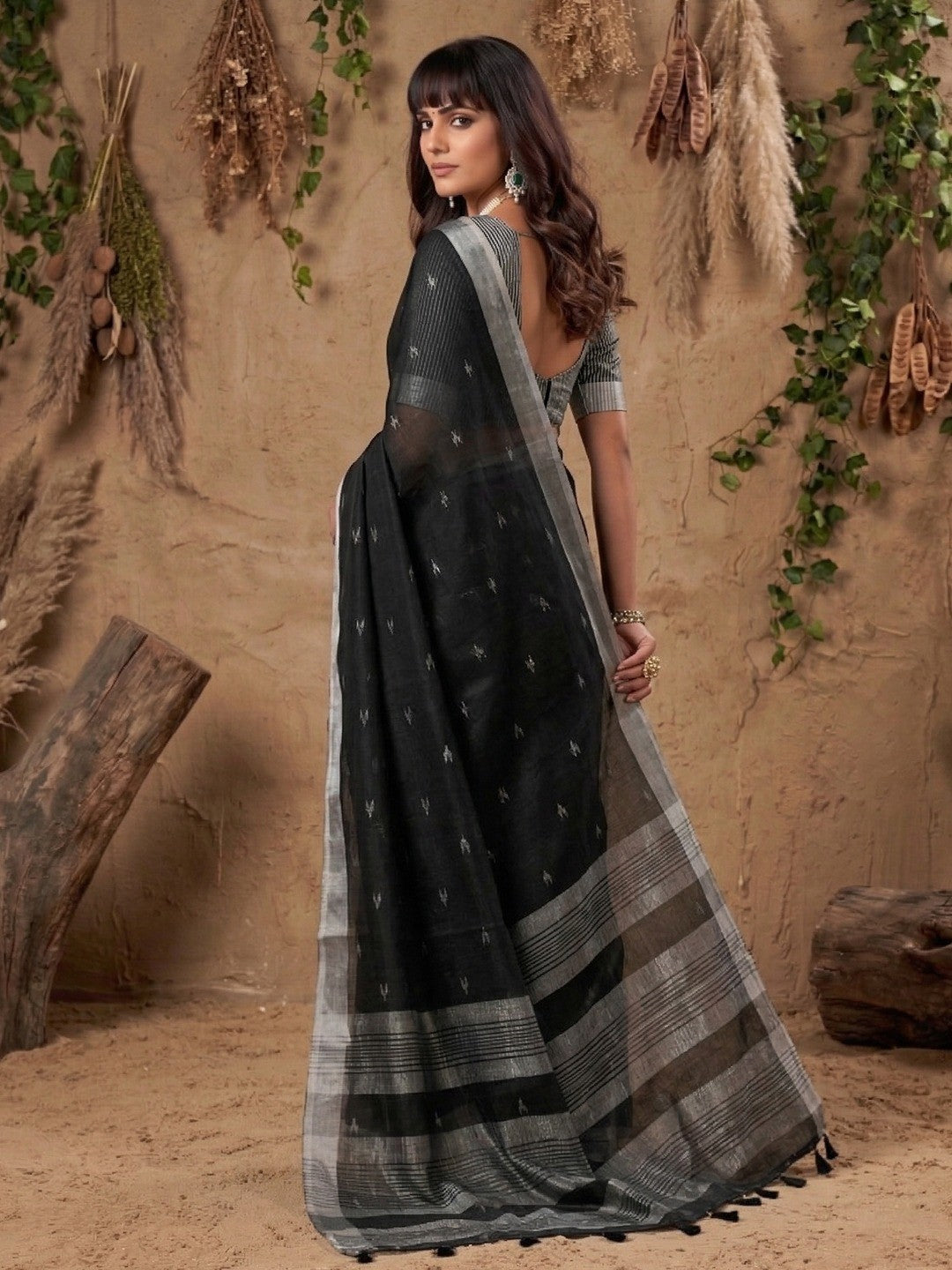 Elegant Black Linen Saree with Silver Border Lightweight Festive Ethnic Wear - Image 3