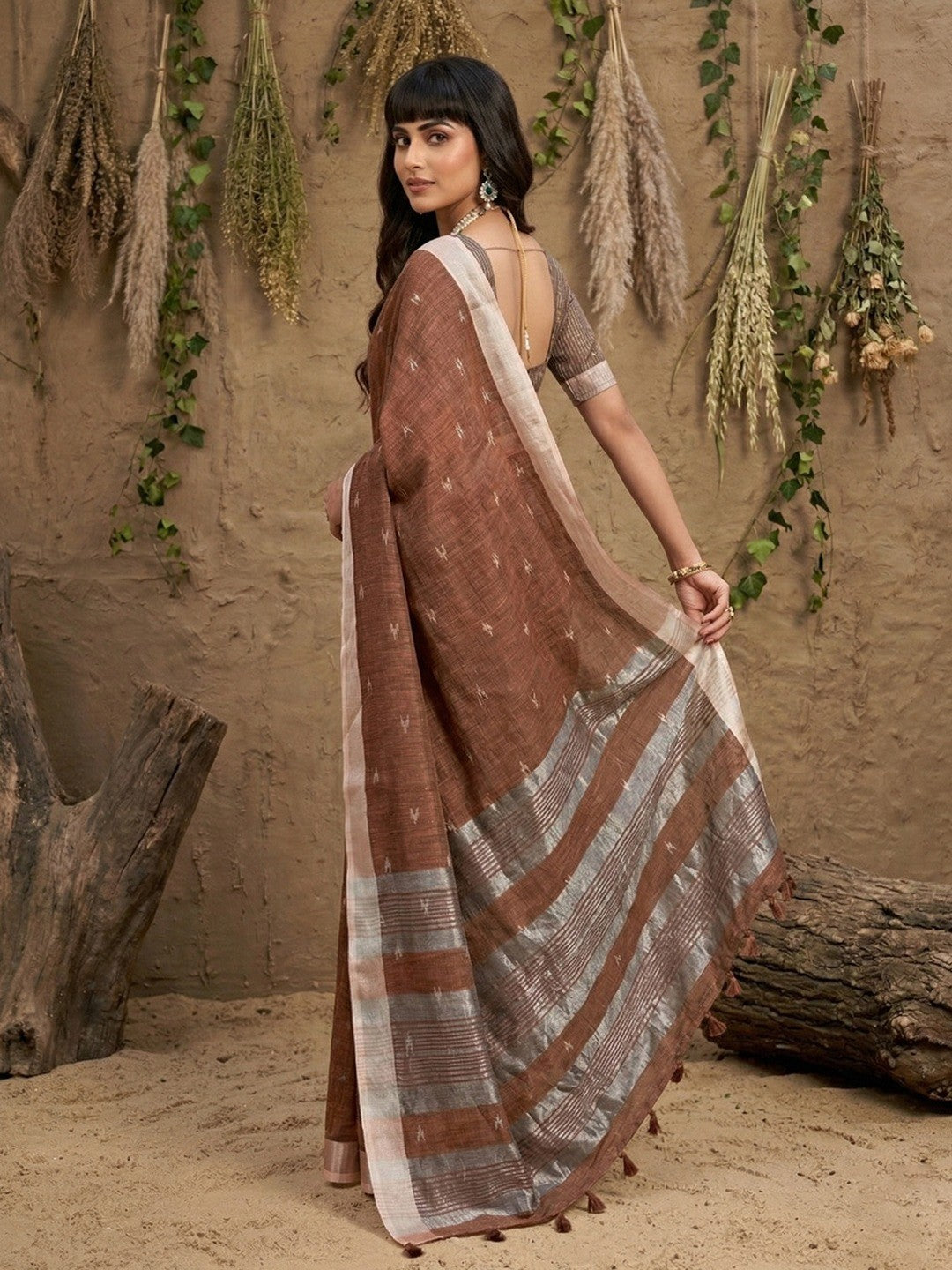 Elegant Brown Linen Saree with Silver Border Lightweight Festive Ethnic Wear - Image 3