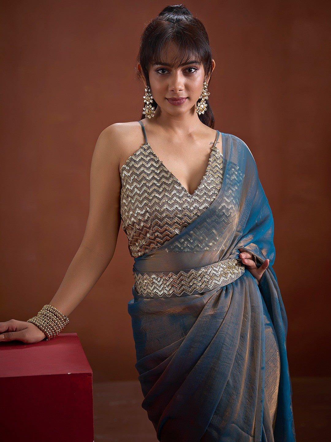 Trendy Blue Solid Art Silk Saree With Stylish Belt & Tassel Pallu Detailing - Image 4