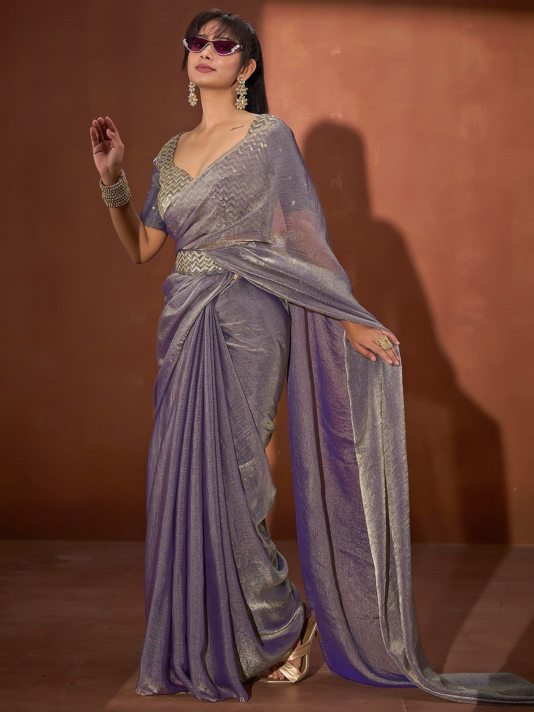 Trendy Greyish Purple Solid Art Silk Saree With Stylish Belt & Tassel Pallu Detailing - Image 3
