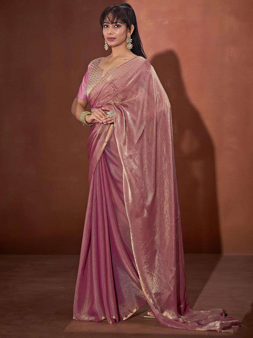 Trendy Onion Pink Green Solid Art Silk Saree With Stylish Belt & Tassel Pallu Detailing - Image 3