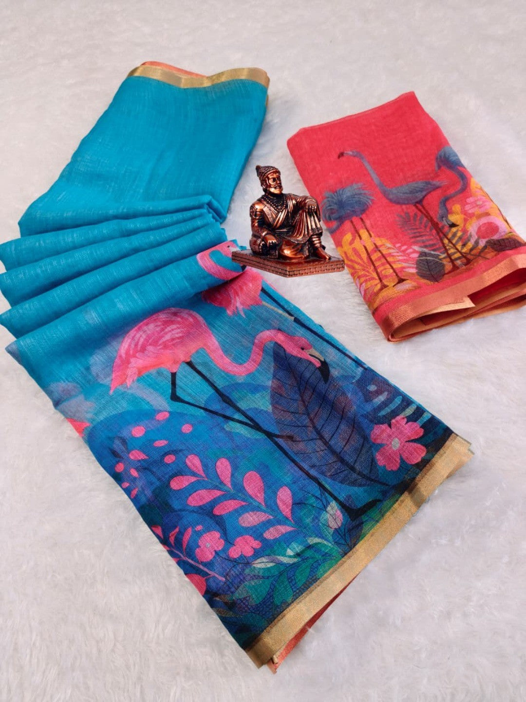 Elegant Blue Linen Saree with Flamingo Print and Golden Border - Image 4