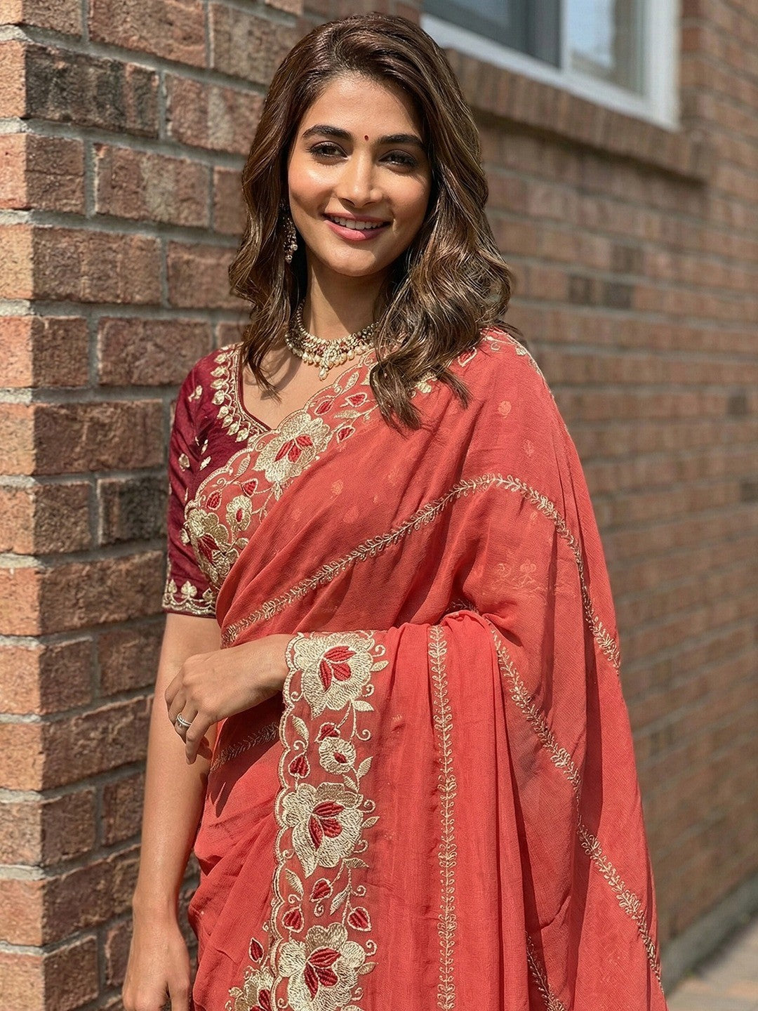 Sophisticated Coral Pink Striped Pattern Georgette Saree With Floral Thread Embroidered Border - Image 4