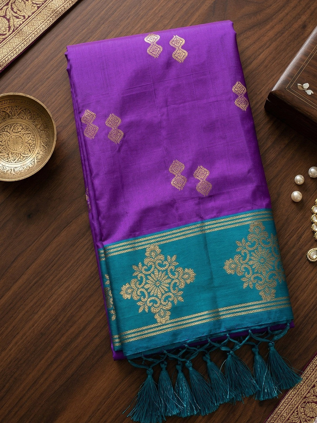 Elegant Violet Silk Blend Saree with Zari Weaving and Tassel Pallu - Image 2