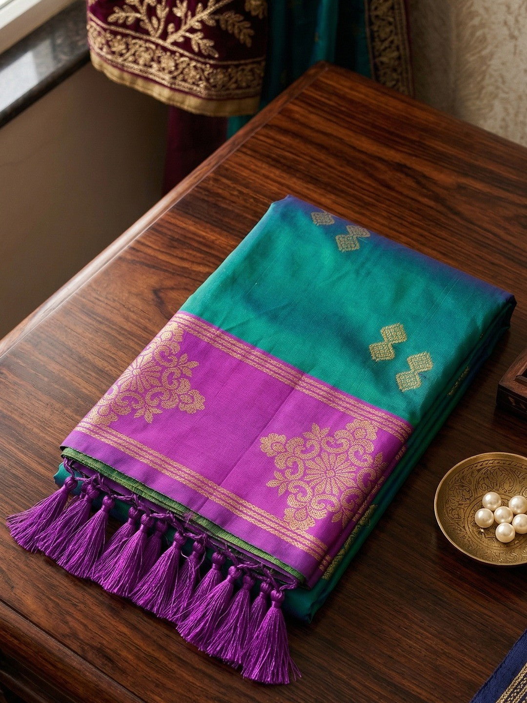 Elegant Teal Floral Motif Silk Blend Saree Featuring Intricate Zari Weaving With Tassel Pallu - Image 5