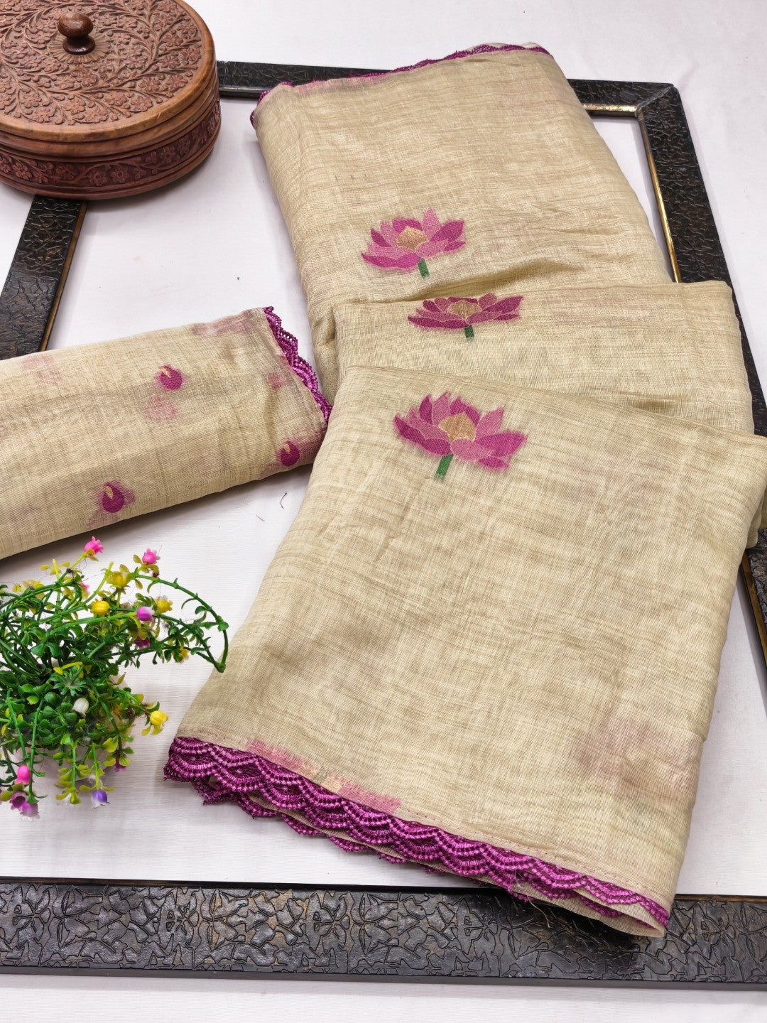 Stylish Beige Purple Floral Weaving Cotton Blend Jamdani Saree - Image 2