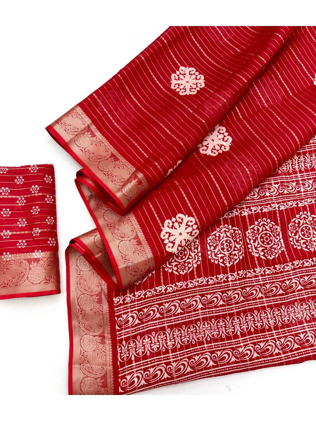 Elegant Red Crepe Silk Saree with Zari Woven Jacquard Border - Image 3