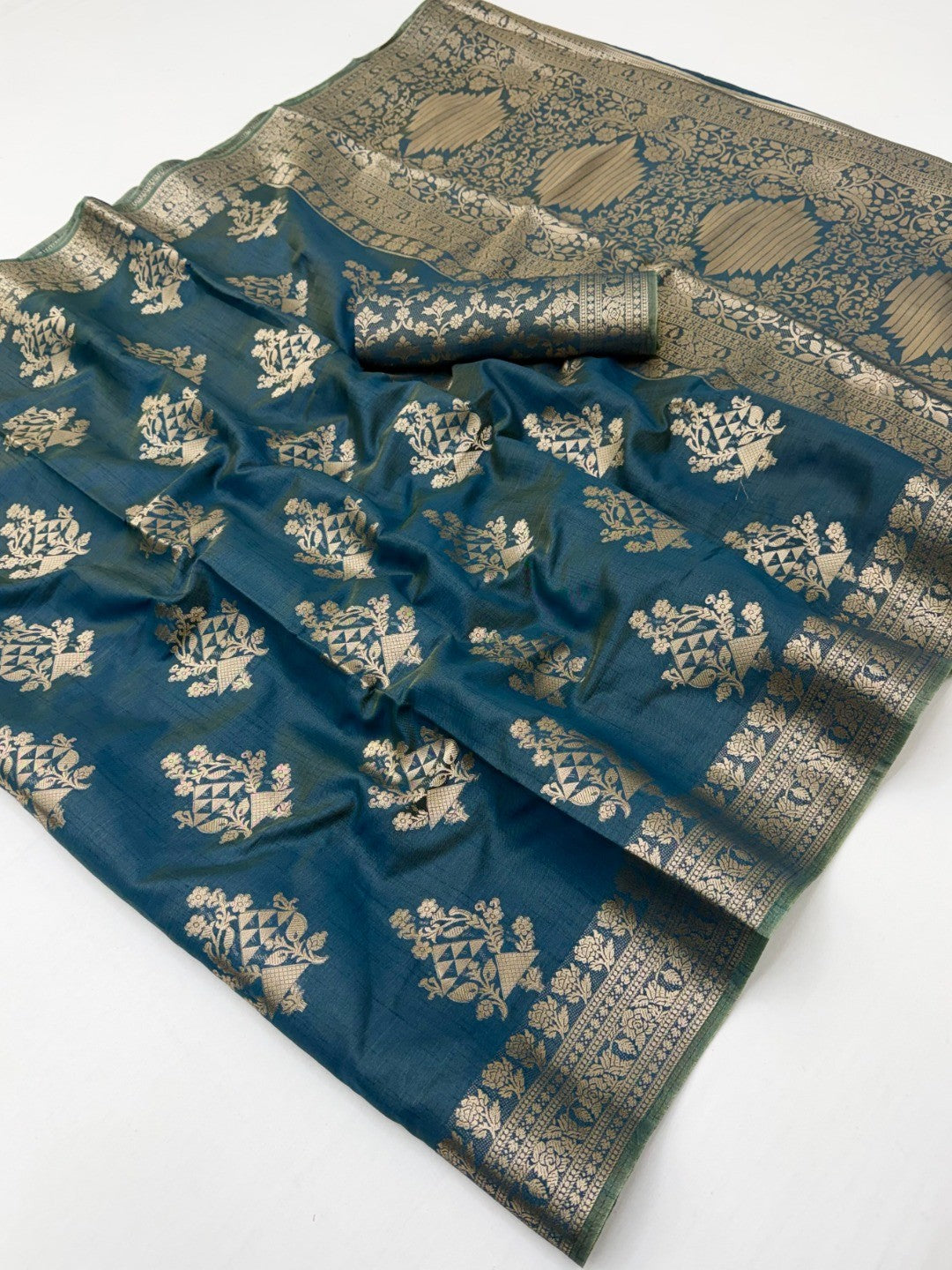 Stylish Teal Crepe Saree with Floral Zari Work Elegant Occasion Wear - Image 3