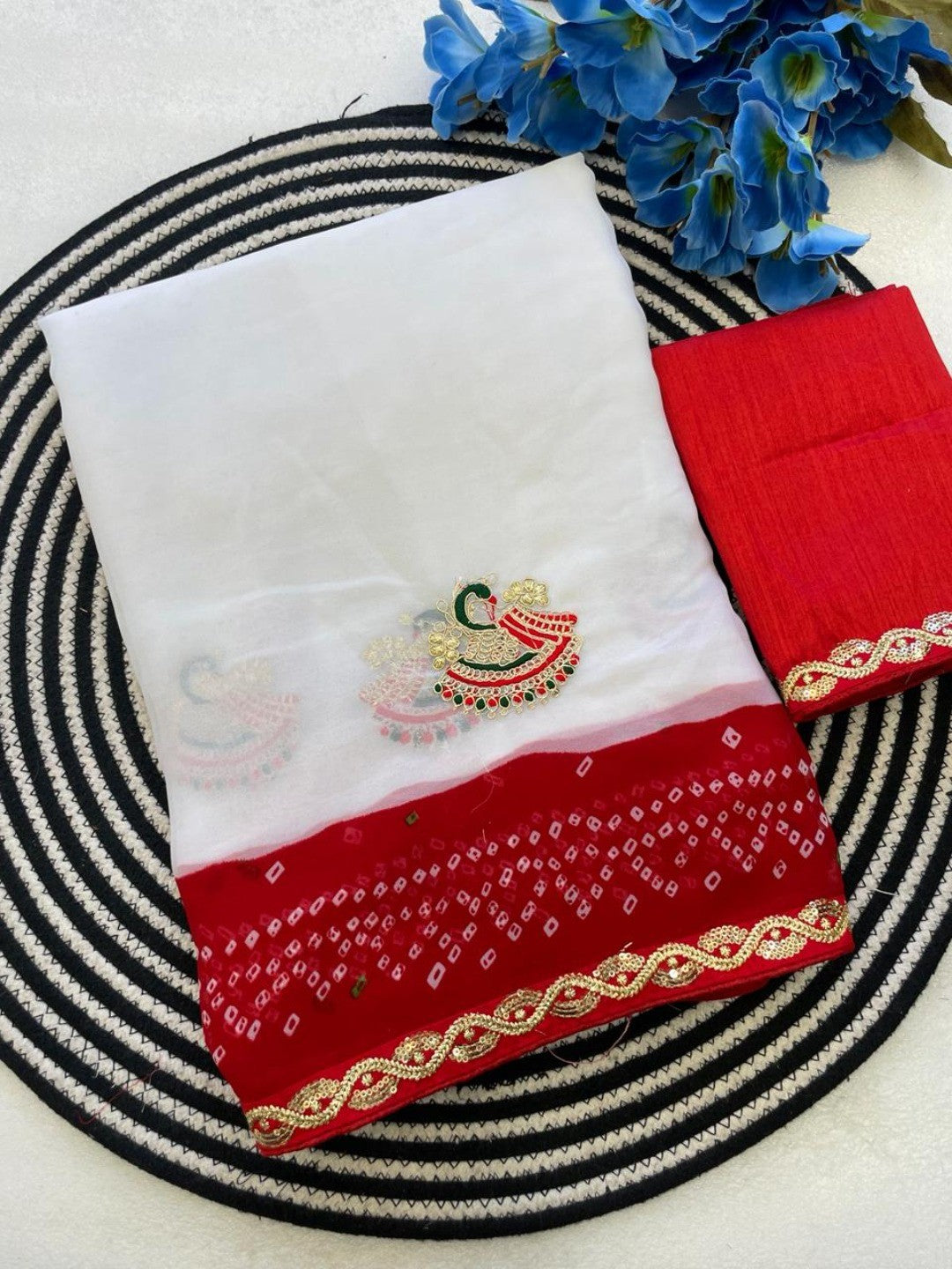 Elegant White Georgette Bandhani Saree with Embroidered Peacock Motifs - Image 2