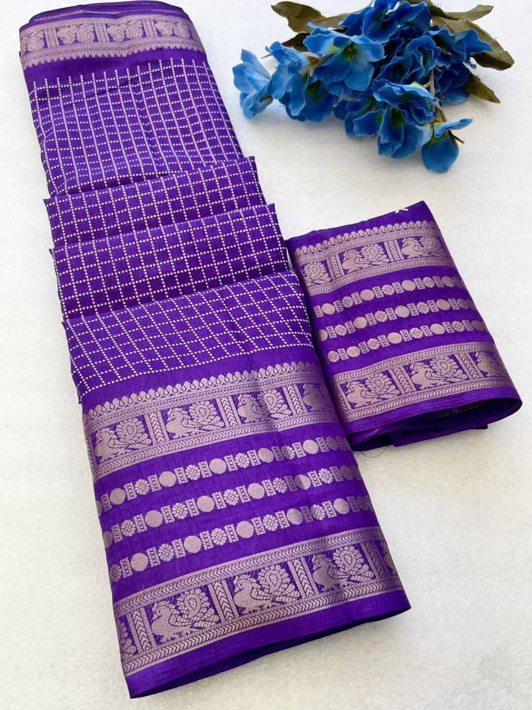 Elegant Checked Purple Dola Silk Saree with Zari Border - Image 4