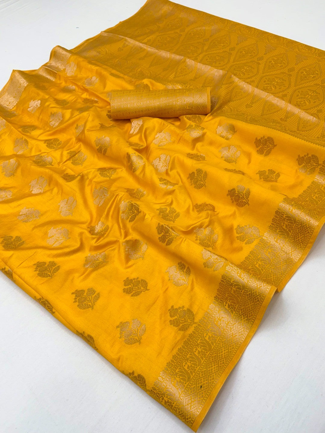 Yellow Cotton Silk Saree With Floral Zari Weave - Image 2