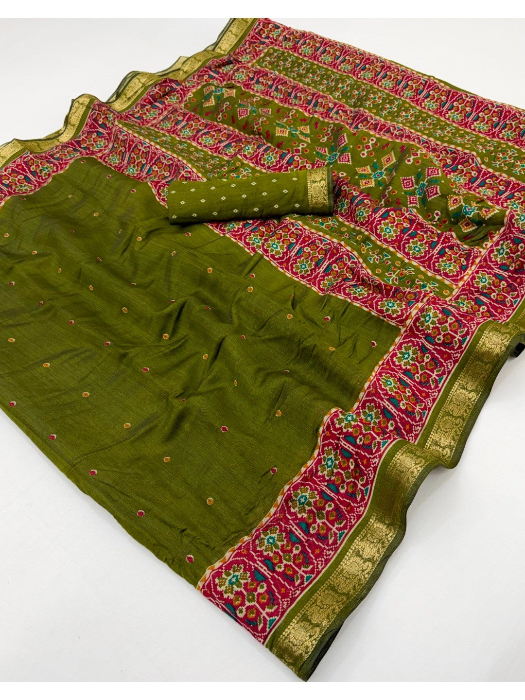 Elegant Green Viscose Saree with Jaipuri Print and Jacquard Zari Border - Image 2