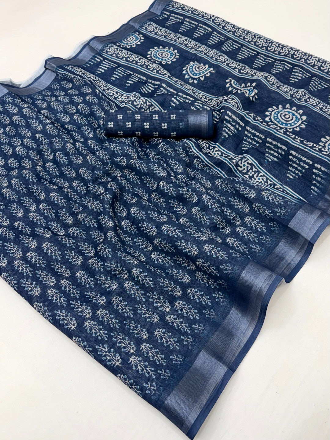 Blue Digital Print Cotton Saree with Zari Border Lightweight Traditional Outfit - Image 2
