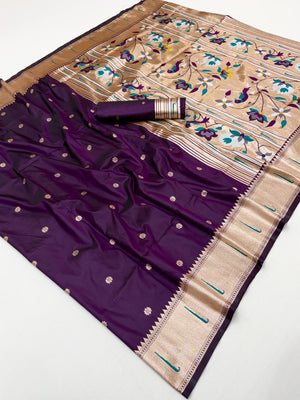 Traditional Dark Purple Floral Zari Weaving Silk Paithani Saree With Intricate Designer Pallu - Image 2