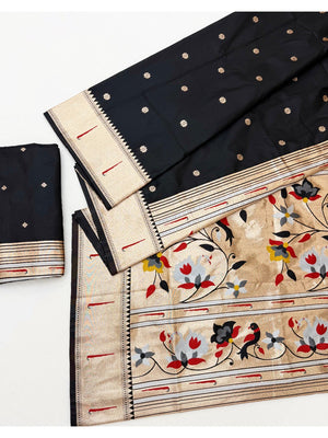 Traditional Black Floral Zari Weaving Silk Paithani Saree With Intricate Designer Pallu - Image 2