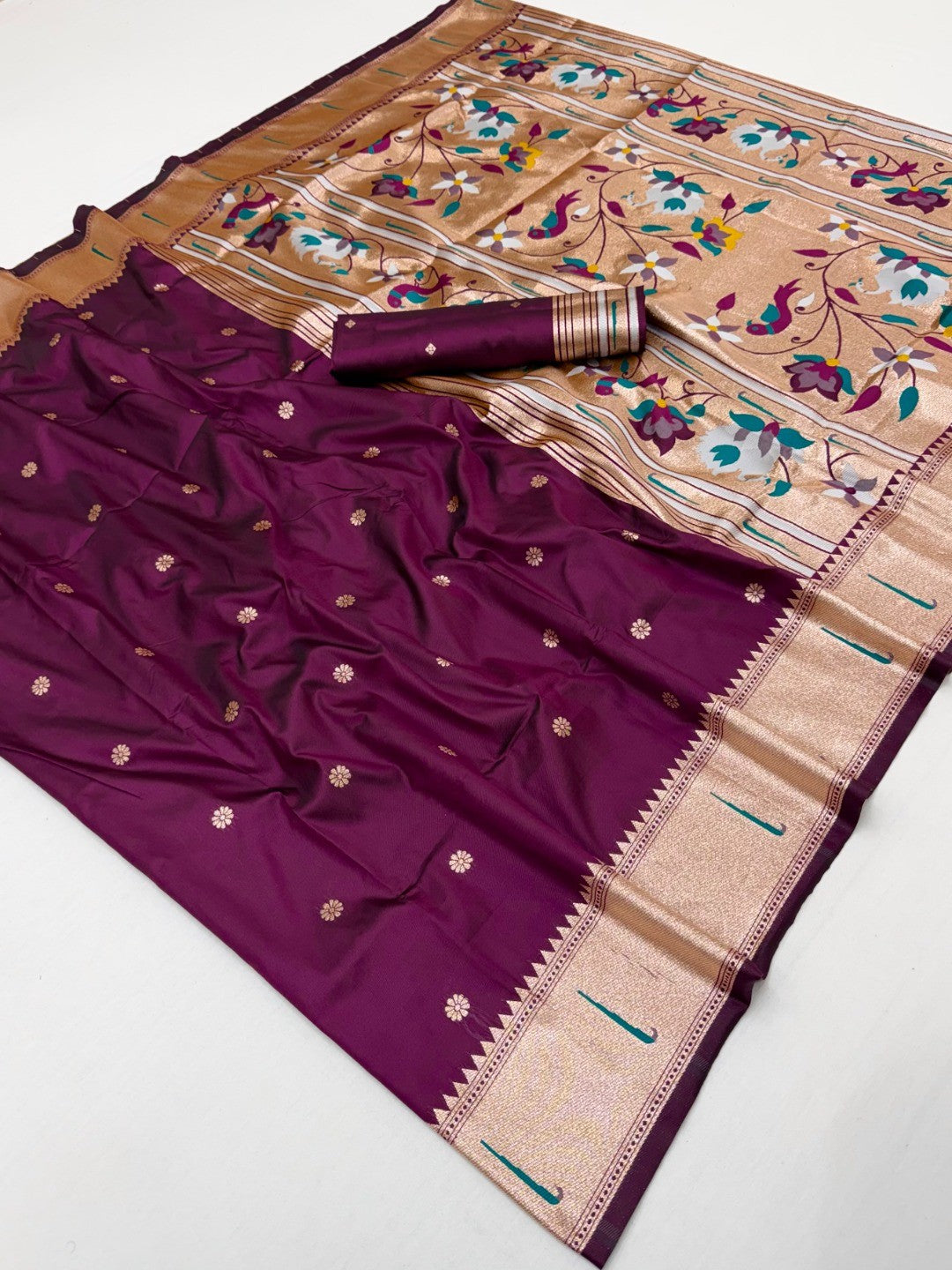 Traditional Wine Floral Zari Weaving Silk Paithani Saree With Intricate Designer Pallu - Image 3