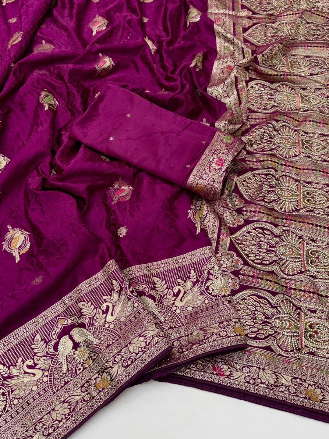 Elegant Magenta Organza Satin Silk Saree with Intricate Zari Woven Border - Image 3