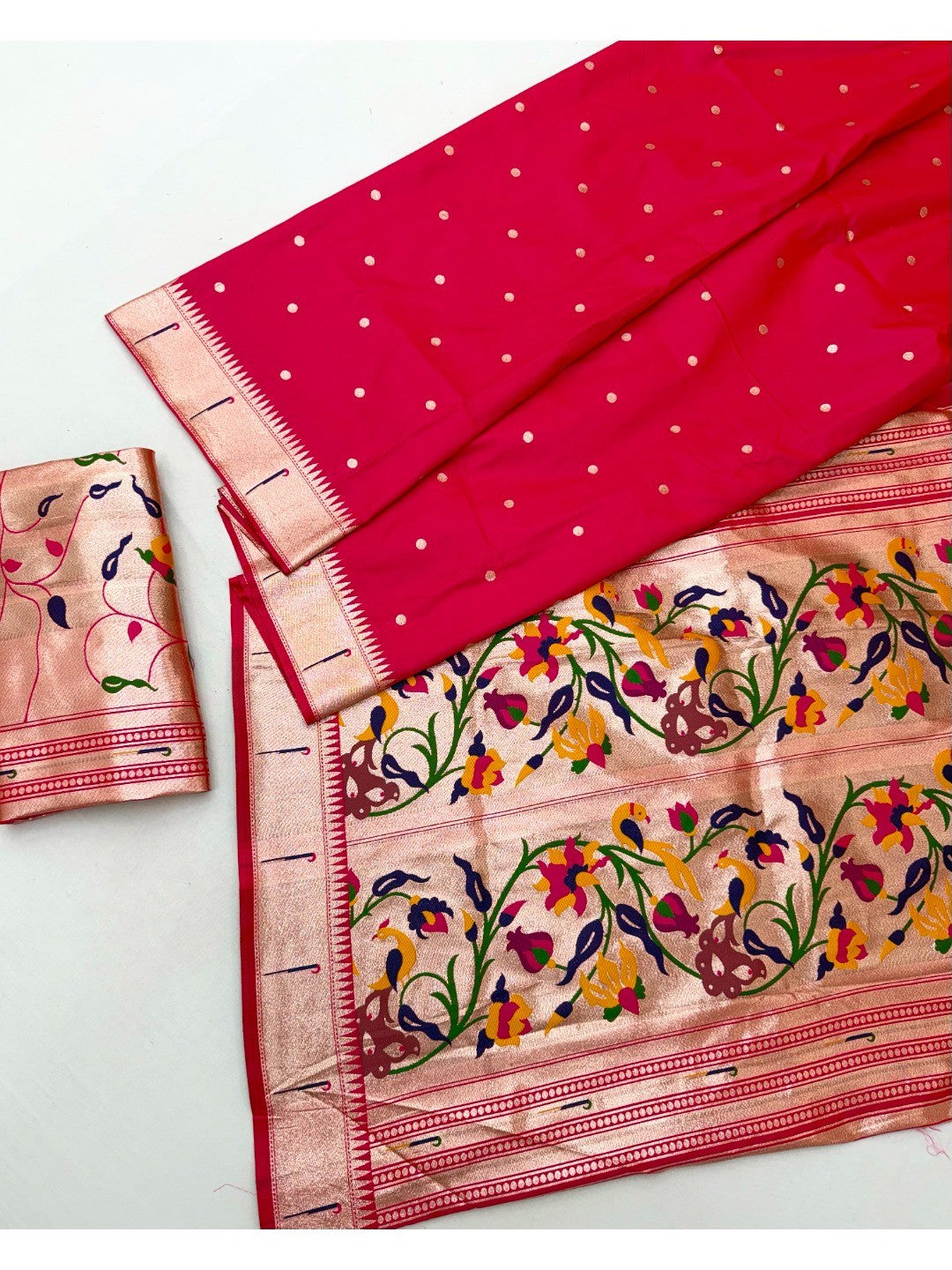 Graceful Pink Paithani Banarasi Silk Saree With Zari Woven Border & Floral Designer Pallu - Image 2