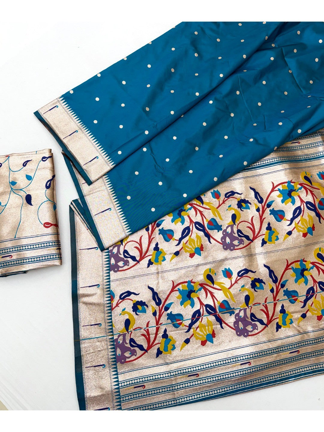 Graceful Morpich Blue Paithani Banarasi Silk Saree With Zari Woven Border & Floral Designer Pallu - Image 2