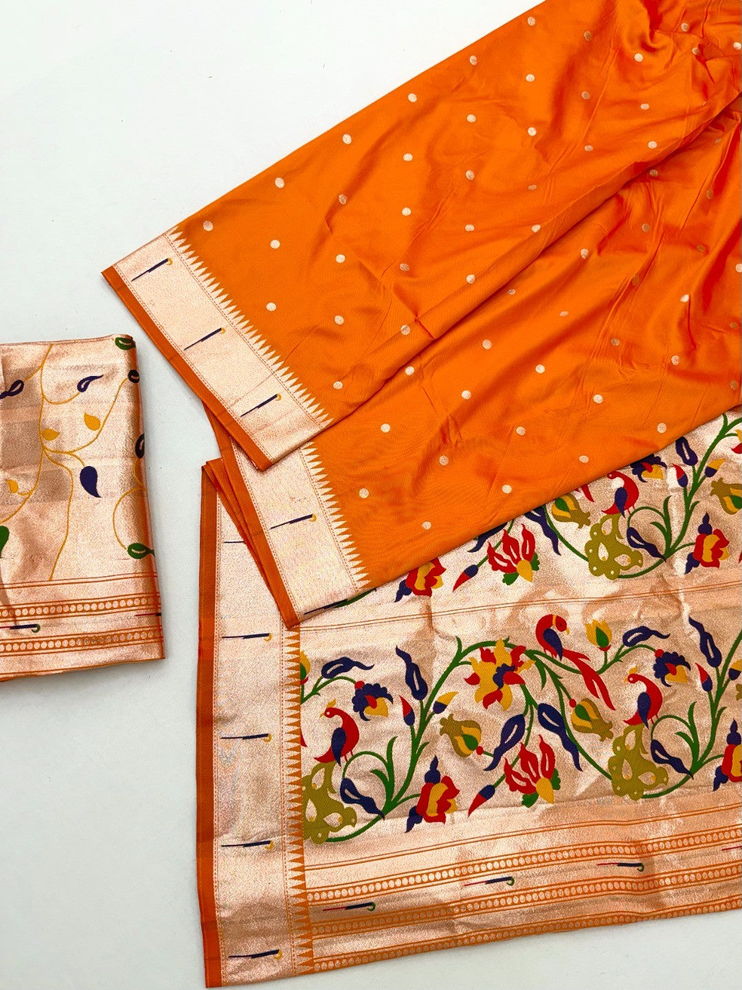 Graceful Orange Paithani Banarasi Silk Saree With Zari Woven Border & Floral Designer Pallu - Image 2