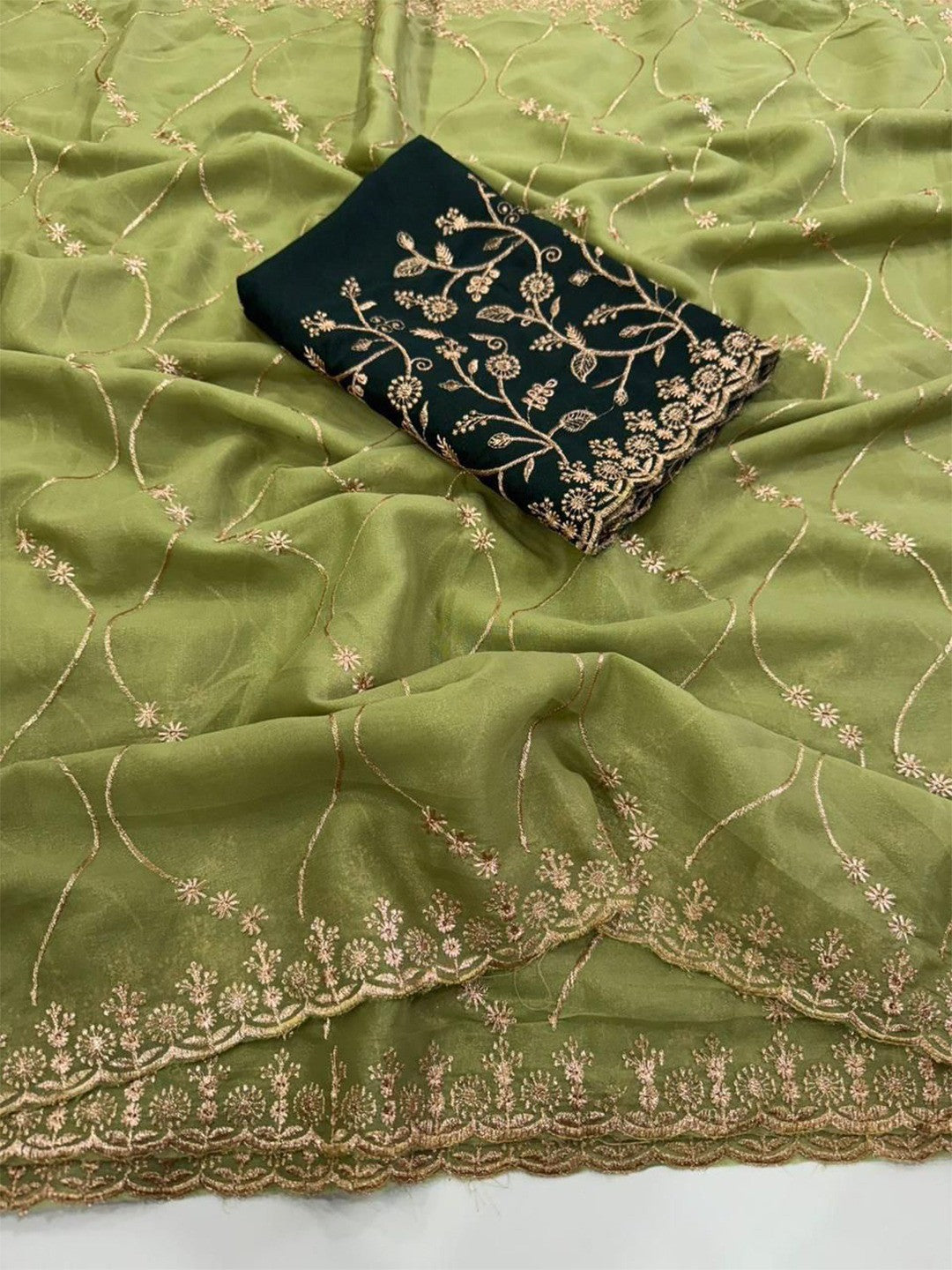 Sophisticated Green Georgette Saree Showcasing Sequins & Golden Thread Embroidery - Image 2
