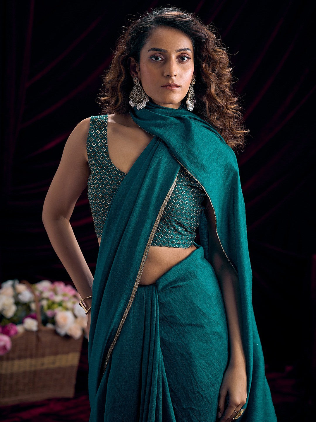 Stylish Teal Solid Art Silk Saree Featuring Lace Border With Embroidered Unstitched Blouse Piece - Image 5