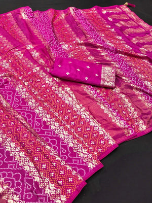 Classic Pink Banarasi Jacquard Saree With Artistic Floral & Bandhani Design Weaving - Image 2