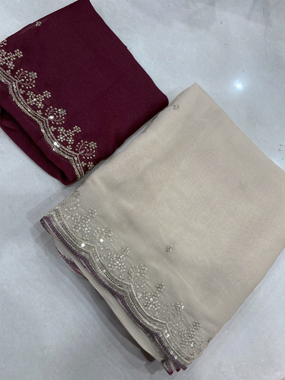 Luxurious Cream Georgette Saree with Sequins Butti and Scalloped Border - Image 4