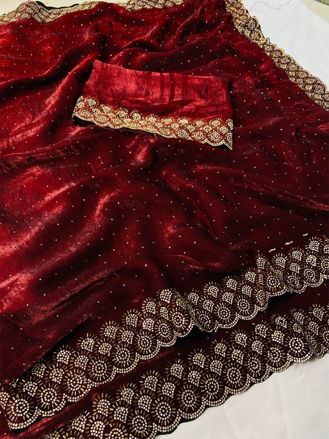 Graceful Maroon Silk Blend Saree Accented With Swarovski Stone Work & Delicate Lace Border - Image 2