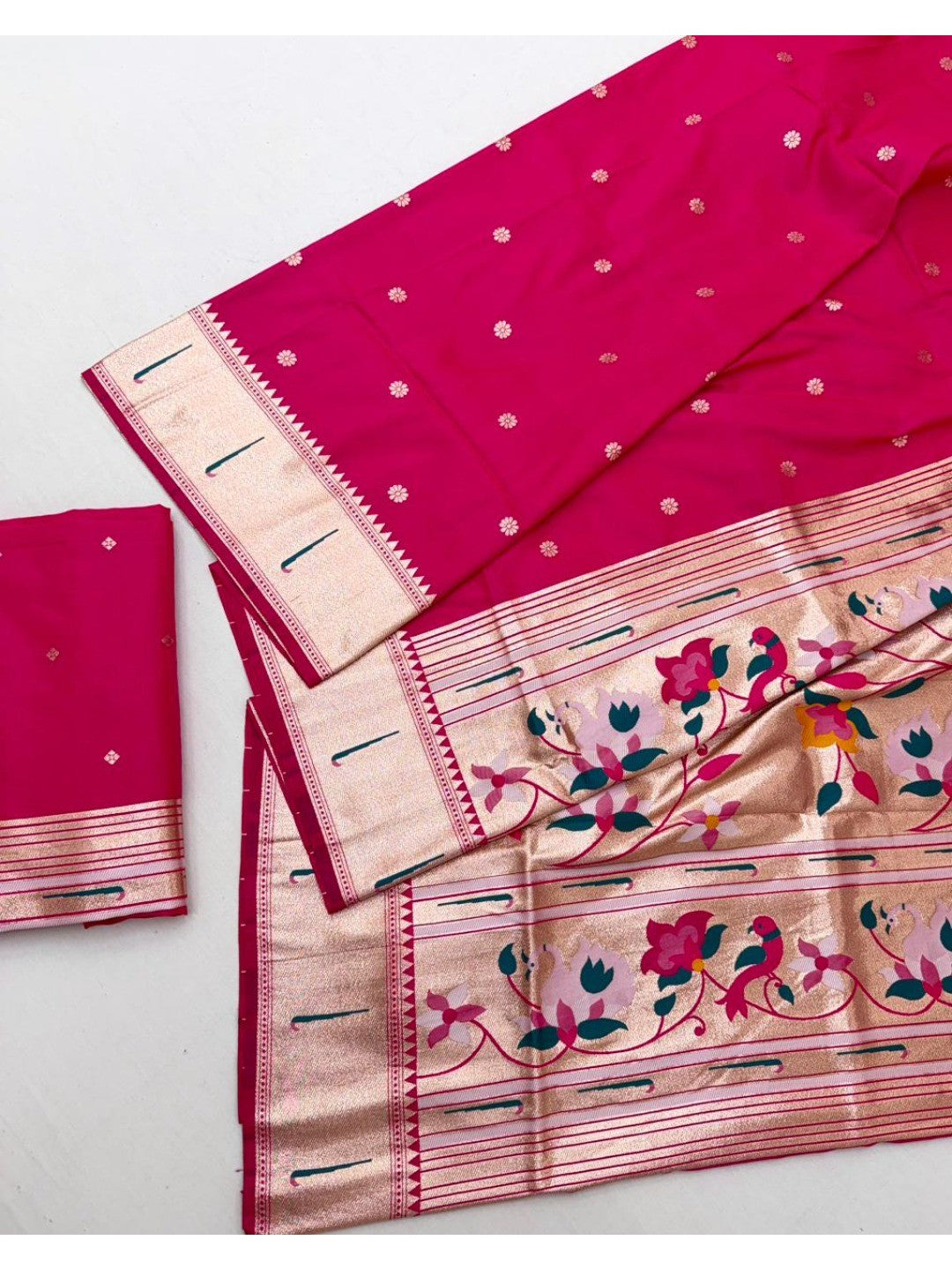 Pink Floral Weaving Banarasi Silk Paithani Saree With Zari Border & Designer Pallu - Image 2