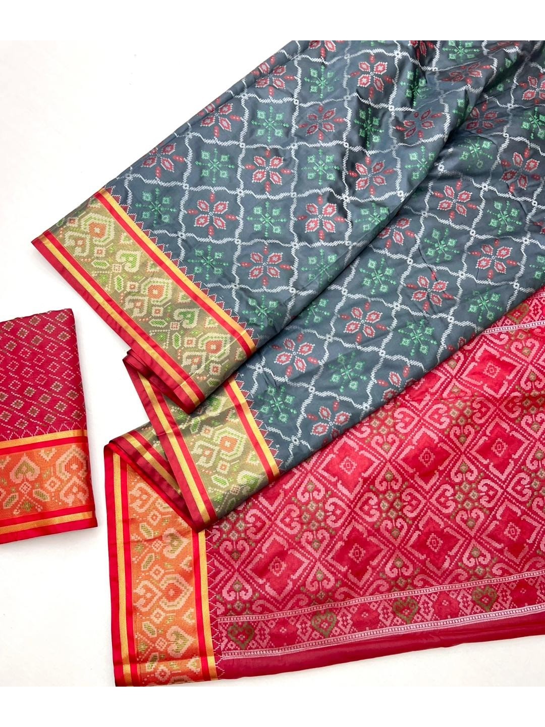 Elegant Grey Art Silk Patola Weaving Saree with Fancy Red Border and Pallu - Image 3