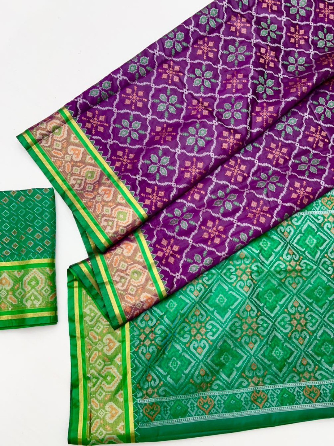Wine Art Silk Patola Weaving Saree with Fancy Border and Matching Blouse - Image 2