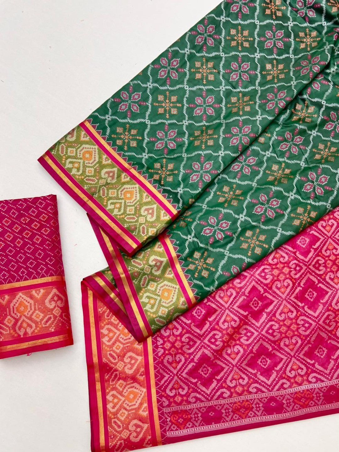 Elegant Green Art Silk Patola Weaving Saree with Fancy Border and Blouse - Image 3