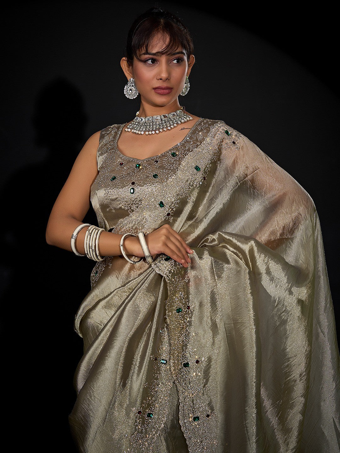 Elegant Grey Kanjivaram Silk Saree With Heavy Stone Work & Pure Kundan Border Detailing - Image 4